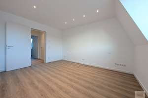 Altbau am Rheinturm: 4-Zimmer Maisonette-Wohnung – Lorettostrasse 45, 40219 Unterbilk, Düsseldorf – Vorschaubild 22