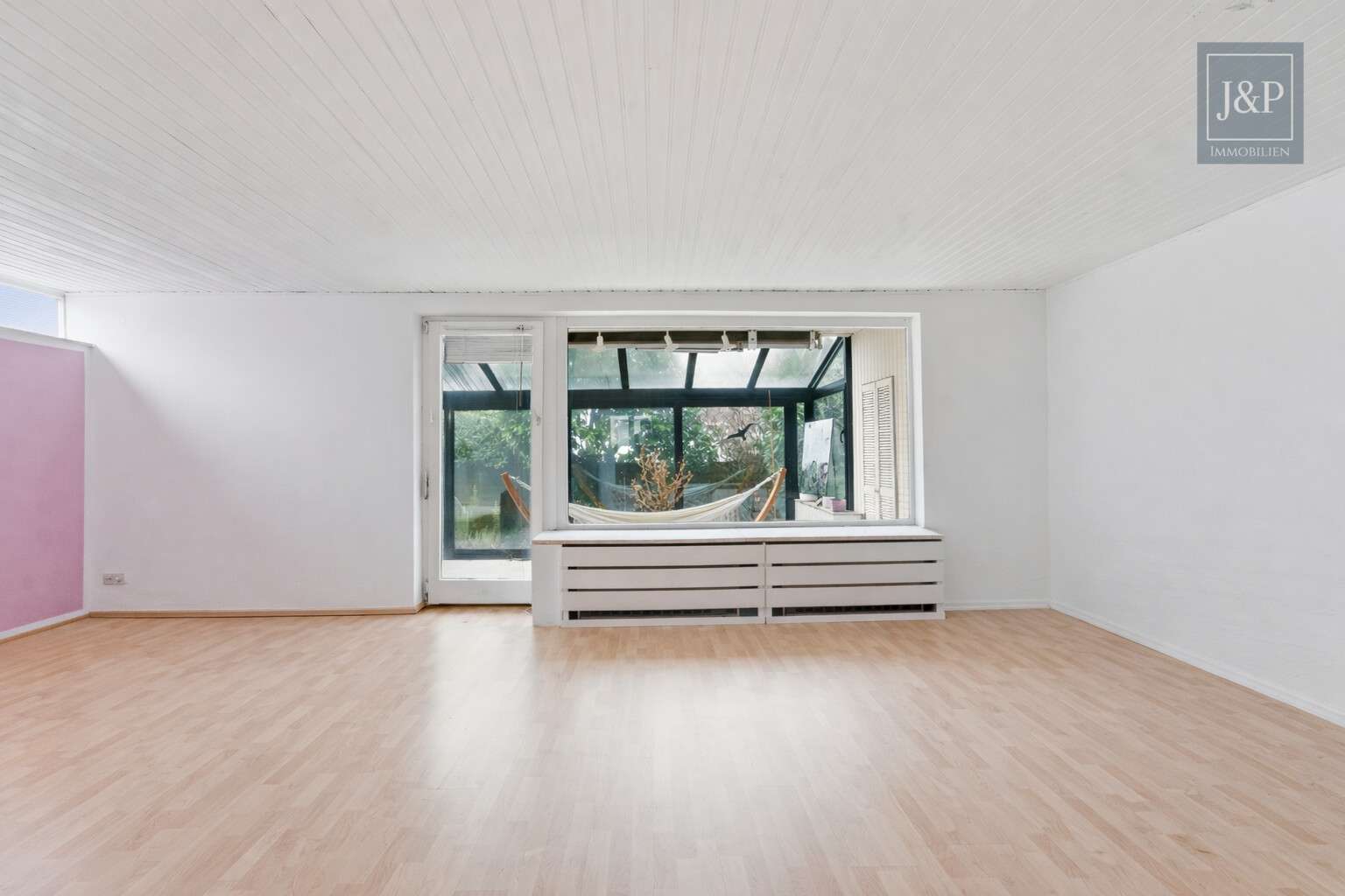 Seltene Gelegenheit: Sanierungsbedürftige DHH am Kapellenberg mit Blick auf Frankfurter Skyline, Main Taunus Kreis – Bild 2