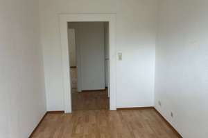 Familienwohnung mit separaten Zimmern, Küche mit Balkon mit Blick ins Grüne! – Damaschkestraße 101, 6110 Damaschkestraße, Halle (Saale) – Vorschaubild 17