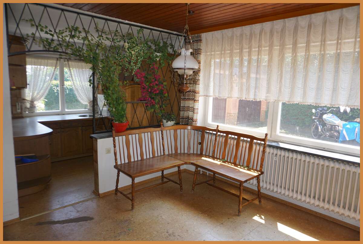 Immobilie in Neuried - Doppelhaushälfte mit viel Potential auf tollem Grundstück in Altenheim - sofort bezugsfrei ! - Bild 1