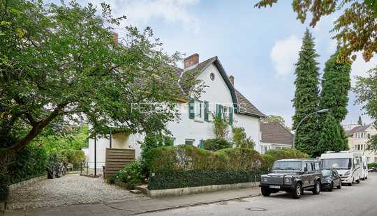 Bild von + Zeitlose Jugendstilvilla in Premiumlage: weißes Klinkerhaus mit Umbaupotenzial +
