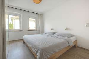 Preisreduziert! Zentrumsnahe Doppelhaushälfte mit großem Garten und Garage in Waiblingen zu verkaufe – Die vollständige Adresse der Immobilie erhältst du vom Anbieter., 71332 Waiblingen – Vorschaubild 8