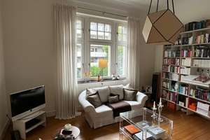 Lichtdurchflutete 4-Zimmer-Altbauwohnung mit zwei Balkonen in schöner Hoflage von Grafenberg – Ludenberger Straße 11, 40629 Ludenberg, Düsseldorf – Vorschaubild 2