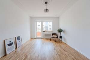Frisch renoviert, Sonnenbalkon – ohne Makler