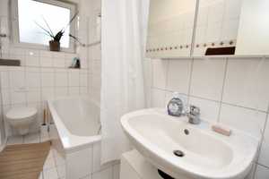Niendorf 5 Minuten zum Tibarg in parkähnlicher Wohnanlage 1-Zimmer, Vollbad, Einbauküche, S-Balkon – König-Heinrich-Weg 9a, 22459 Hamburg – Vorschaubild 9
