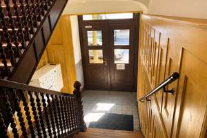 Wohnen am Clara-Zetkin-Park – Stilvolle Denkmalwohnung mit großem Balkon in begehrter Bestlage
 – Die vollständige Adresse der Immobilie erhältst du vom Anbieter., 4275 Südvorstadt, Leipzig – Vorschaubild 2