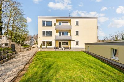 *Top-Investment* Wohn-und Geschäftshaus mit Aufstockungspotenzial, Garagen und großem Grundstück*