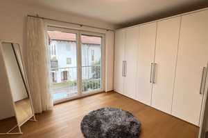 Stilvolle Doppelhaushälfte mit Panorama-Dachterrasse & Einliegerwohnung – Rosenheim (Kreis) – Vorschaubild 8