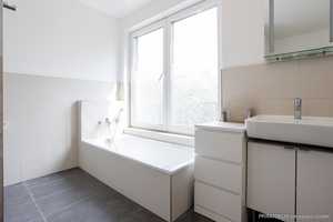 Neuwertiges 5-Zimmer-Reihenhaus mit Einbauküche in Bad Soden am Taunus – Main-Taunus-Kreis – Vorschaubild 12