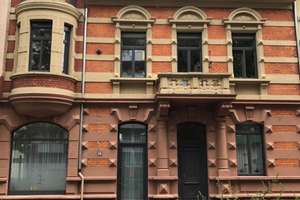 Sehr schönes 1 Zimmer, Küche, Bad Appartement mit großer Terrasse zum Garten, im Baudenkmal