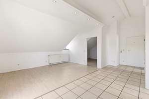 Zentral gelegene 2-Zimmer-Dachgeschosswohnung mit Nordostbalkon in Gilching – Die vollständige Adresse der Immobilie erhältst du vom Anbieter., 82205 Gilching – Vorschaubild 9