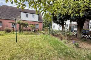 Handwerker aufgepasst! Sanierungsbedürftiges Wohnhaus mit 7 Zimmern, 2 Bädern und Garage  – Die vollständige Adresse der Immobilie erhältst du vom Anbieter., 30890 Barsinghausen – Vorschaubild 11