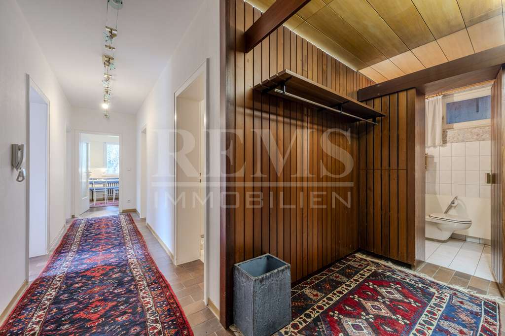 Immobilie in Plüderhausen - Großzügiges Zweifamilienhaus mit Weitblick und Garten in bevorzugter Lage von Plüderhausen - Bild 2