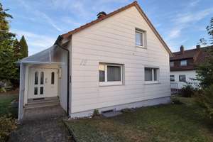Renoviertes Einfamilienhaus mit schönem Garten – ruhig wohnen im Herzen des Ortes