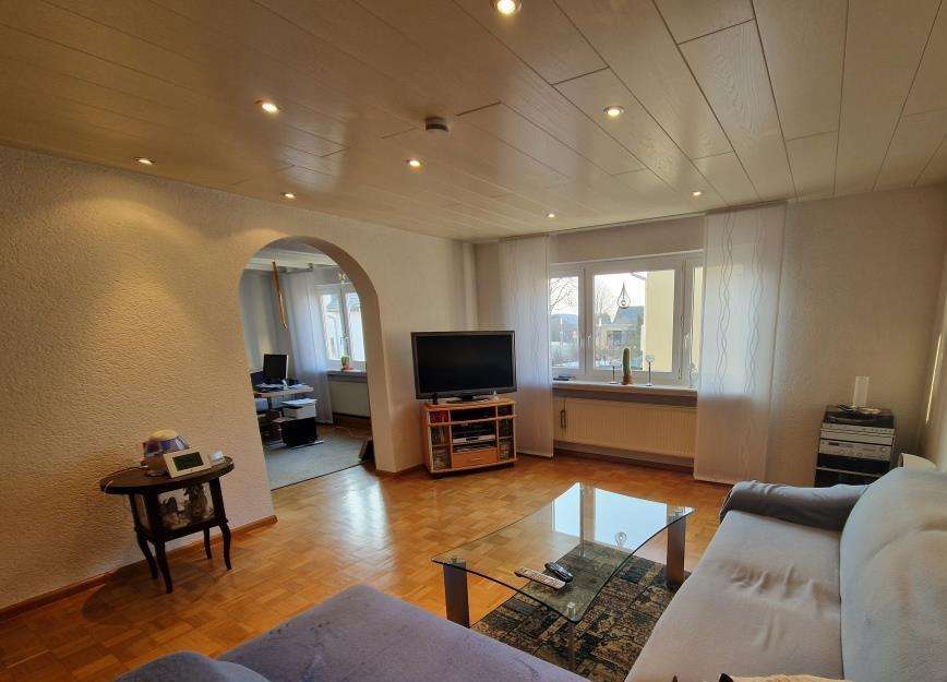 Immobilie in Neuenburg am Rhein - Großzügiges Stadthaus mit Scheune und Garagen - Bild 2