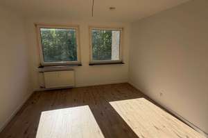 Komplett sanierte 4-Zimmer-Wohnung mit Balkon Kiel Holtenau *nur schriftl.Anfragen* – Richthofenstraße 41, 24159 Holtenau, Kiel – Vorschaubild 8