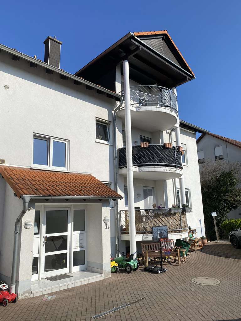 Immobilie in Guntersblum - Sehr schöne 3 Zimmer Wohnung mit 2 PKW-Stellplätzen für Kapitalanleger o. Eigennutzer - Bild 1