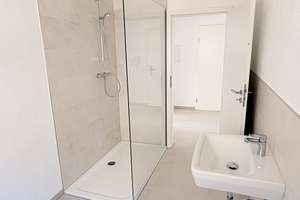 Erstbezug nach Sanierung: Helle 2-Zimmer-Wohnung mit Balkon & direktem Blick auf die Marksburg 