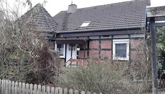 Bild von EFH mit 260 m² Wohnfläche auf 3 Etagen mit großem Grundstück in Schornsheim privat zu verkaufen!!