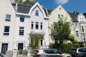Stilvolles Oberkasseler Stadthaus Baujahr 1909 - liebevoll renoviert