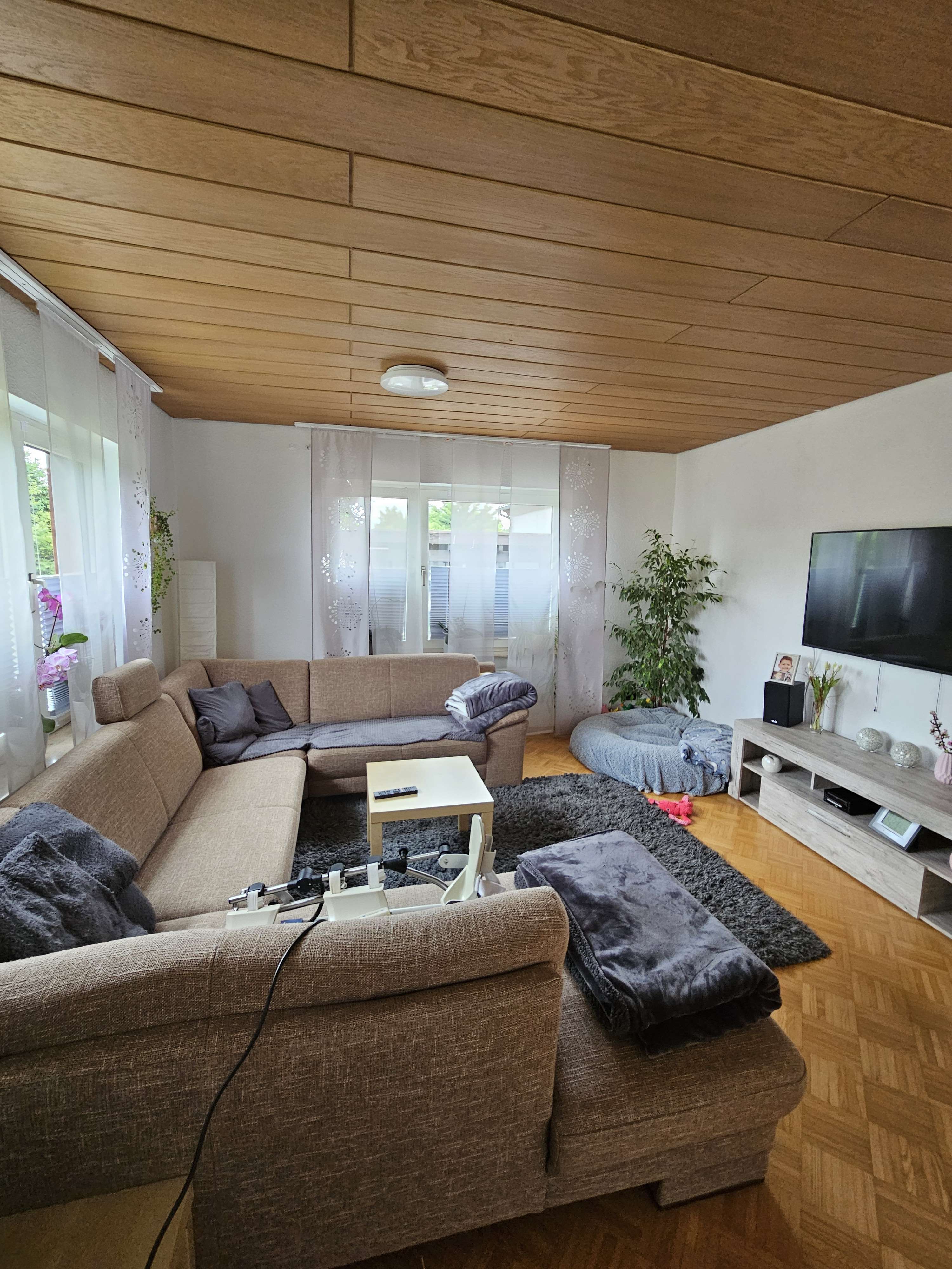 Immobilie in Dörentrup - Mehrfamilienhaus in ländlicher Lage mit Pferdewiese - Bild 3