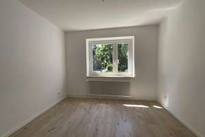 Renovierte 3-Zimmer-Wohnung mit Wannenbad in Wilhelmshaven City zu sofort! – Kolberger Straße 13, 26382 Bant, Wilhelmshaven – Vorschaubild 3
