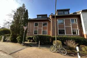 Schöne 4 Zimmerwohnung mit Balkon und Tiefgarage 