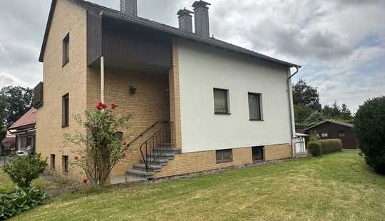 Bild von Ein/Zweifamilienhaus auf großem Grundstück in ruhiger Lage