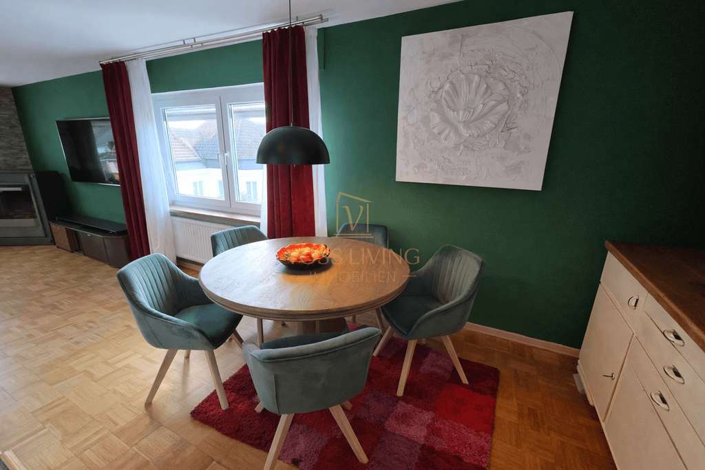 Immobilie in Schöneck - Saniertes+gepflegtes Einfamilienhaus mit ELW in gehobener Wohnlage mit Sonnenterrasse+Traumblick - Bild 2