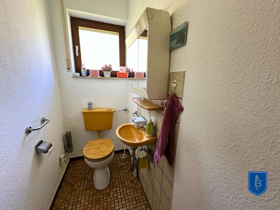 separates WC