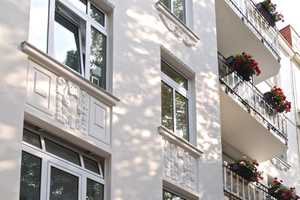 Zeitmietvertrag 1-2J. - „Sehr schöne möblierte Jugendstilwohnung mit Balkon im Herzen von Winterhude – Semperstraße 22, 22303 Hamburg – Vorschaubild 1