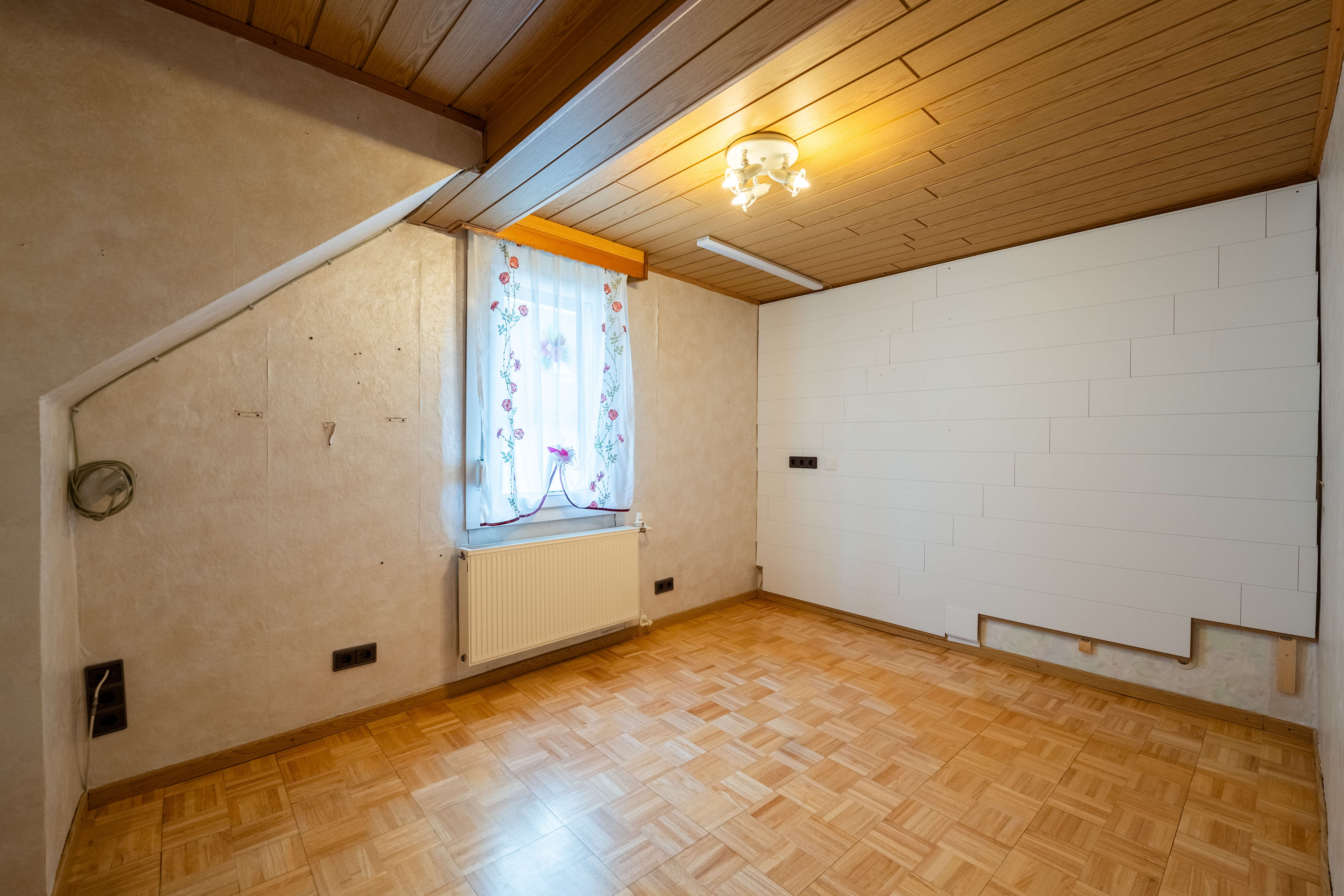 Immobilie in Koblenz - Einfamilienhaus mit Einbauküche in zentraler Lage von Koblenz-Arzheim - Bild 1