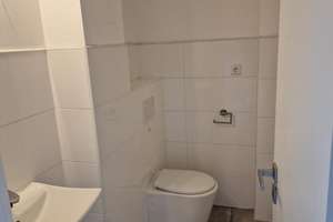 Vollständig renovierte Wohnung mit vier Zimmern und Balkon in Krefeld – Die vollständige Adresse der Immobilie erhältst du vom Anbieter., 47803 Benrad-Nord, Krefeld – Vorschaubild 10