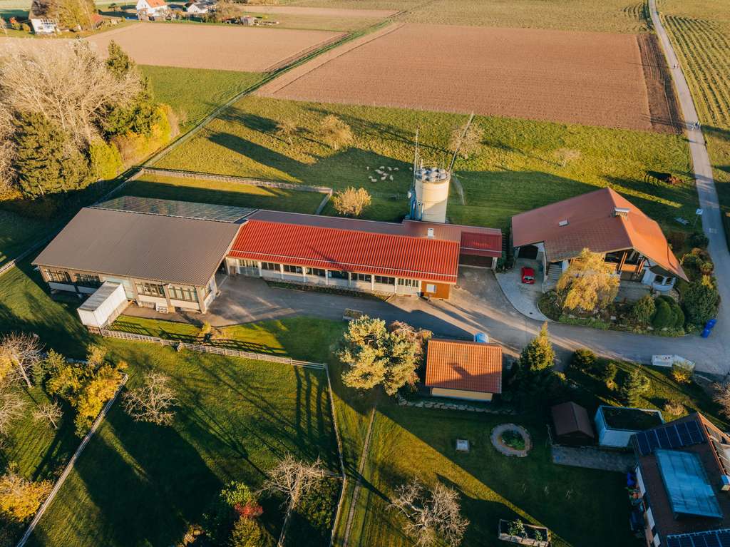 Immobilie in Aichhalden - Gepflegtes Gewerbeanwesen mit freistehendem Einfamilienhaus  | Wohnen & Arbeiten - Bild 0