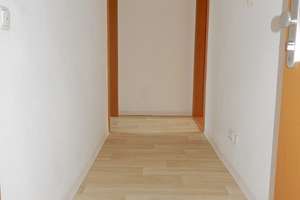 Helle 2-Zimmer-Wohnung mit Gartenidylle hinter dem Haus