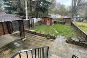 Das Objekt ist ein klassisches Mehrfamilienhaus mit Garten – Ripshorster Straße 182, 46117 Borbeck, Oberhausen – Vorschaubild 2
