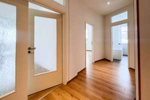 Freie Wohnung!  Balkon, Fußbodenheizung, Stellplatz, Sanierung 2013 – Die vollständige Adresse der Immobilie erhältst du vom Anbieter., 4249 Großzschocher, Leipzig – Vorschaubild 2