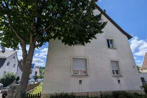 Zweifamilienhaus in guter Wohnlage in Uhingen mit viel Potential, Anbau und neuwertiger Doppelgarage – Die vollständige Adresse der Immobilie erhältst du vom Anbieter., 73066 Uhingen – Vorschaubild 2