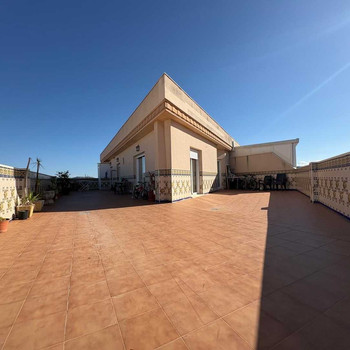 Penthouse mit großer Terrasse in Puerto Lumbreras