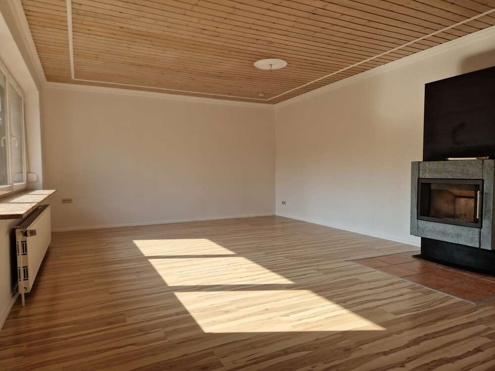 Immobilie in Owschlag - Raum für Ihre Wohnträume: Vielseitiges Zweifamilienhaus mit großem Garten und zwei Garagen - Bild 1