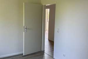 JT an CS - MB 16.06.2026 Komplett sanierte 3 Zimmer Wohnung mit Balkon in Gelsenkirchen zu vermieten – Stallbergshof 8, 45883 Feldmark, Gelsenkirchen – Vorschaubild 9