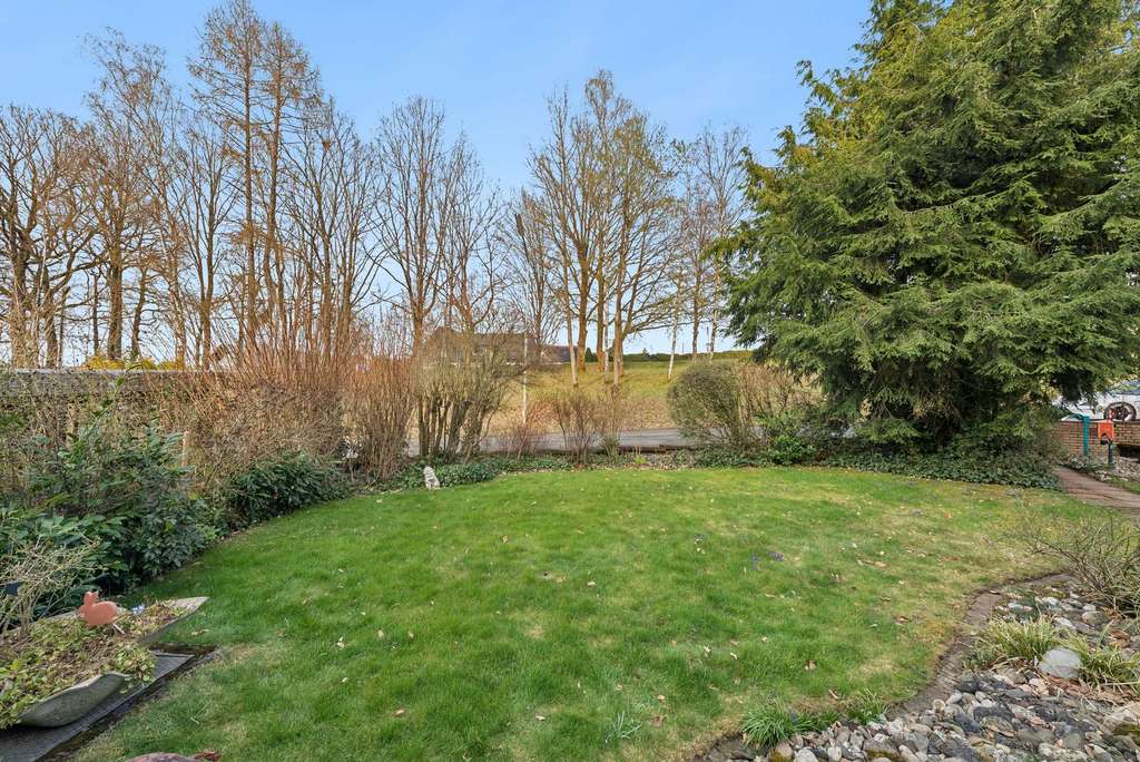 Immobilie in Wilnsdorf - 2 Familienhaus mit Lager, Garagenparadies und unbegrenzten Möglichkeiten in Wilnsdorf - Bild 2