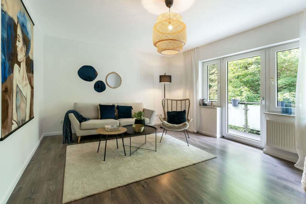 Charmantes 3 Zimmer Domizil: mit sonnigem Balkon und Einbauküche