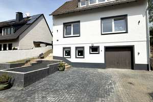 Luxus-Einfamilienhaus mit 3 Bädern, Kamin, Fußbodenheizung & großer Terrasse in Wuppertal – Immenweg 29, 42279 Oberbarmen, Wuppertal – Vorschaubild 2