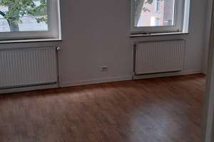 Renovierte Altbau 2-Zimmer-Wohnung im 1.OG in Düsseldorf-Benrath - jetzt verlieben und einziehen! – 40597 Benrath, Düsseldorf – Vorschaubild 2