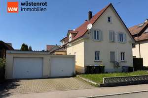 Dachgeschosswohnung auf zwei Ebenen mit Garage, Keller & Ausbaupotenzial