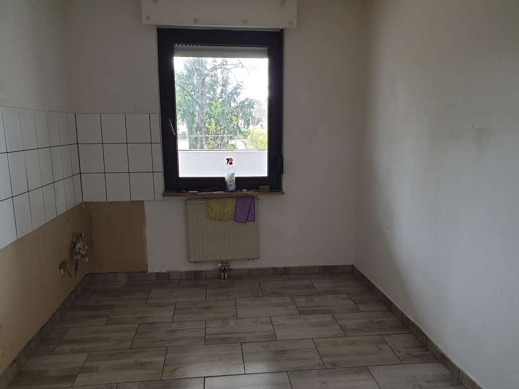 Immobilie in Troisdorf - PROVISIONSFREI !  Schöne bezugsfreie 3-Zi-Wohnung mit Loggia und Tiefgaragenstellplatz - Bild 3