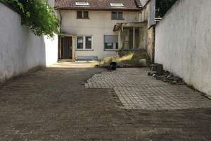 1 km zum Römer! Bodenrichtwert 4.600 €/m² (offiziell). Direkt vom Eigentümer.