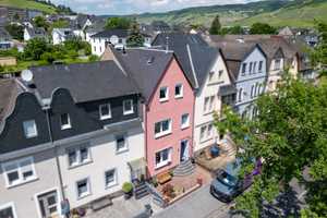 Modernisiertes Einfamilienhaus in Bernkastel-Kues mit Moselblick und Großzügigem Garten – Bernkastel-Wittlich (Kreis) – Vorschaubild 1
