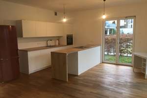 Helle 3-Zimmer-Wohnung mit 168 m² Privatgarten im Hinterhof - Alt-Hohenschönhausen